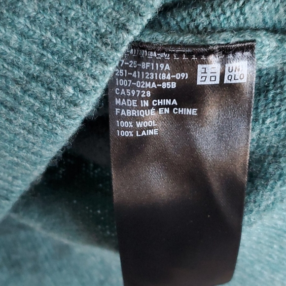 Uniqlo 100% Wool Sweater - Picture 4 of 5